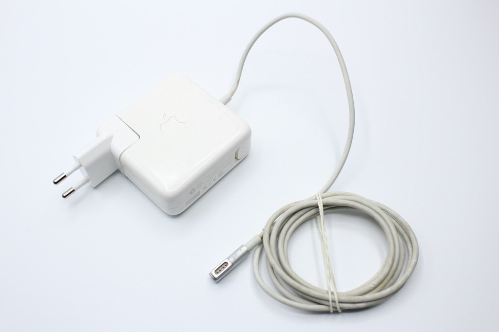 original Apple MagSafe 1 60 W Netzteil für Macbook Pro und Macbook Air A1344